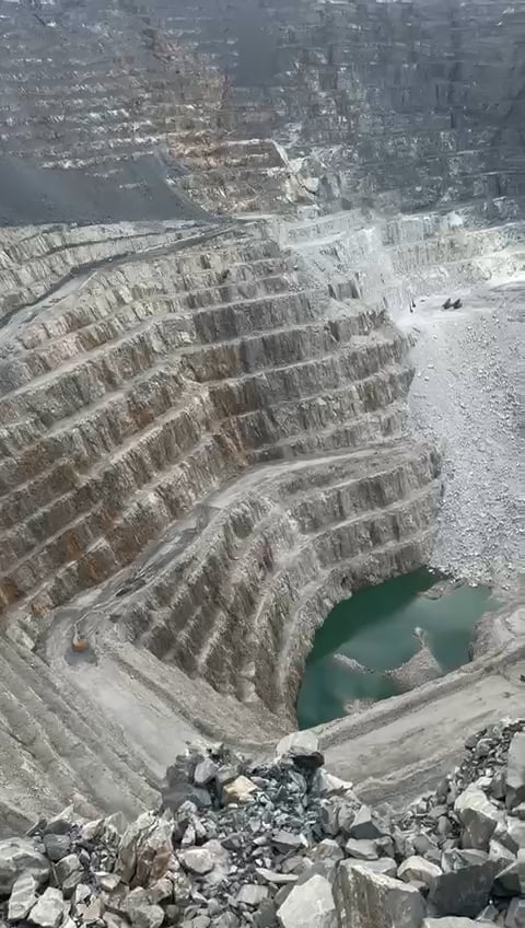 https://i.vimeocdn.com/video/2035320538-5b9c57563ef197bfcb49718cff6ab6910f4b128c2fe37efa054c4c2a6d8d1f38-d