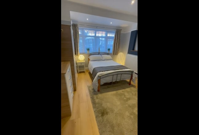 High-standard room in a stunning& convenient house Main Photo
