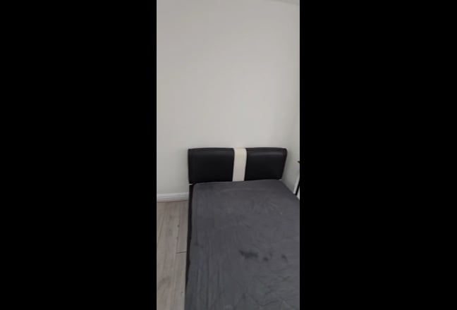 Double ENSUITE Room For Rent in HA8  Main Photo