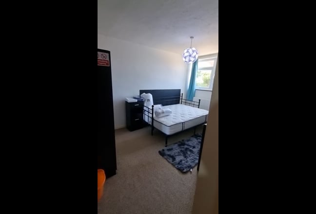 Room available in RM15 6PR  Main Photo