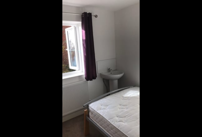 ✅ R00M +Sink ✅ Bills inc.+Cleaner✅Parking✅ Garden  Main Photo