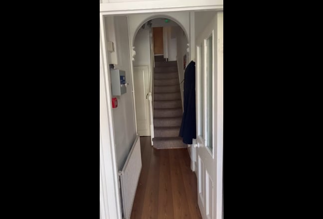 Room in friendly house Fixed bills Main Photo