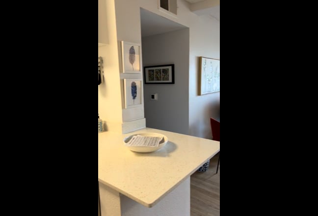 Clean, quiet Koreatown apartment  Main Photo