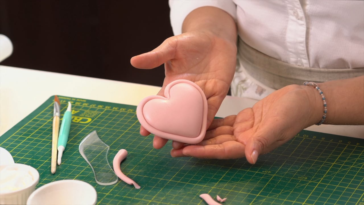 Aplicación en Fondant: Corazones Decorativos