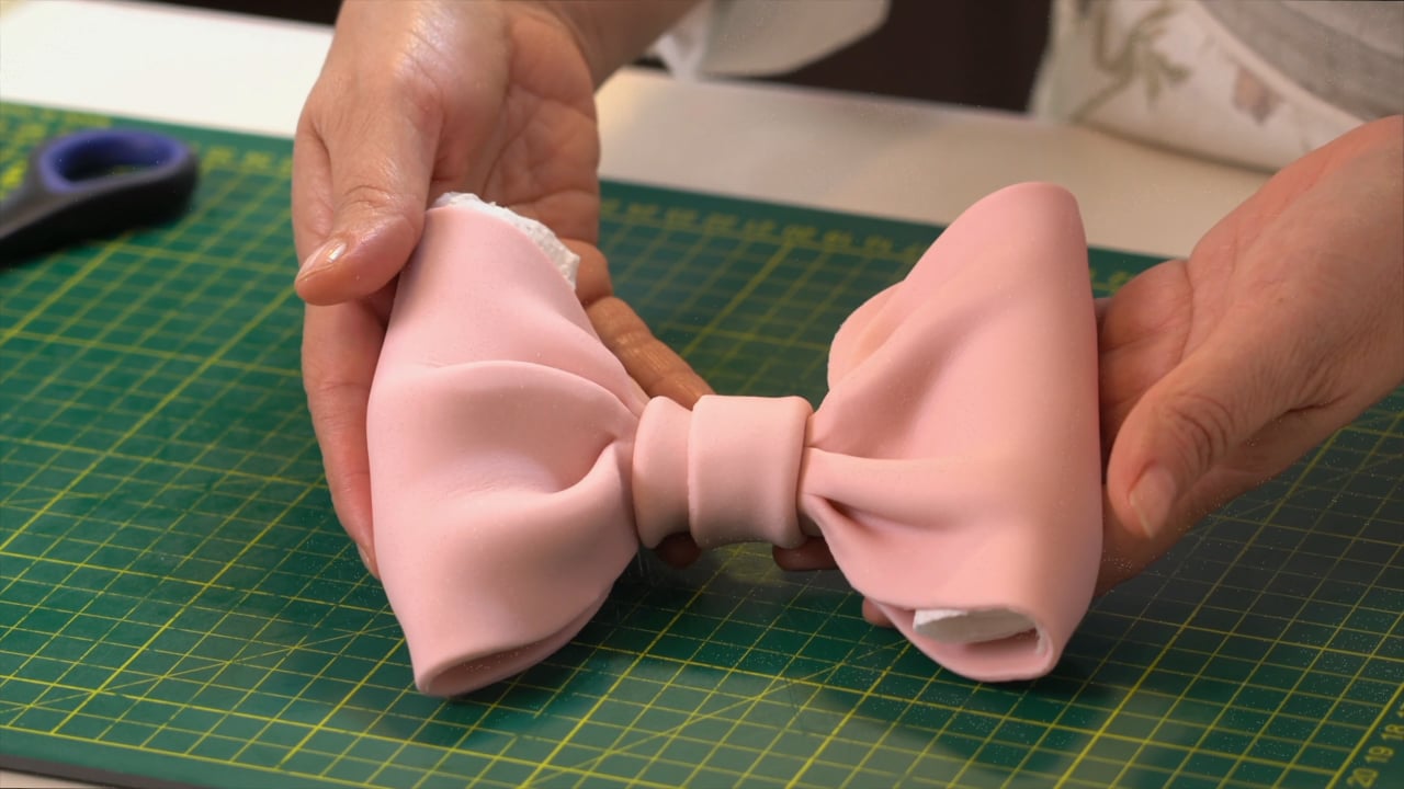 Aplicación en Fondant: Lazos Decorativos