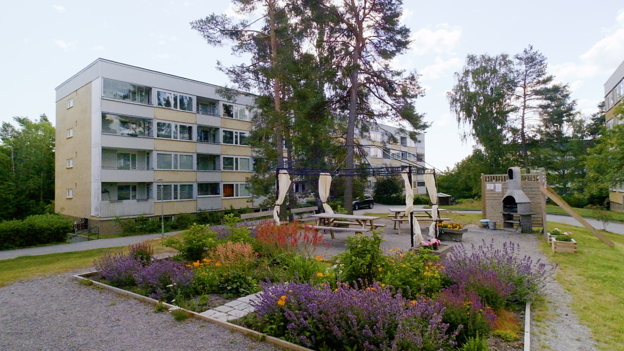 4 rum Lägenhet på Loftvägen 19 Skogås Huddinge kommun - video