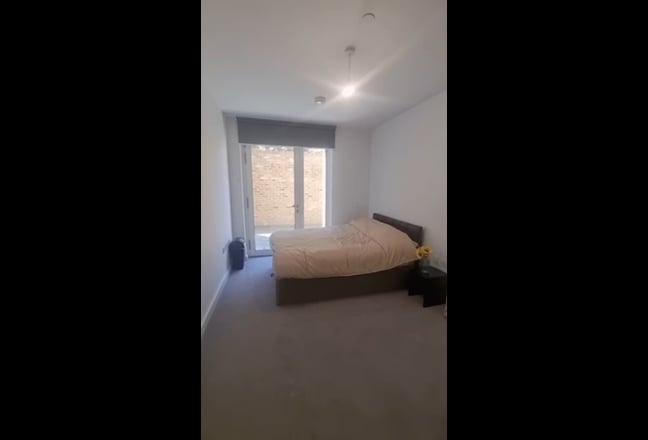 Video 1: RENT £1100/PCM + £1100 DEPOSIT (AVAILABLE NOW)