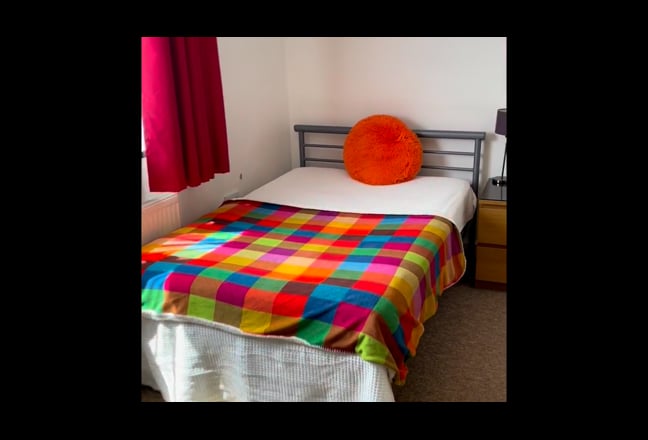 Nice Room in Friendly House. Main Photo