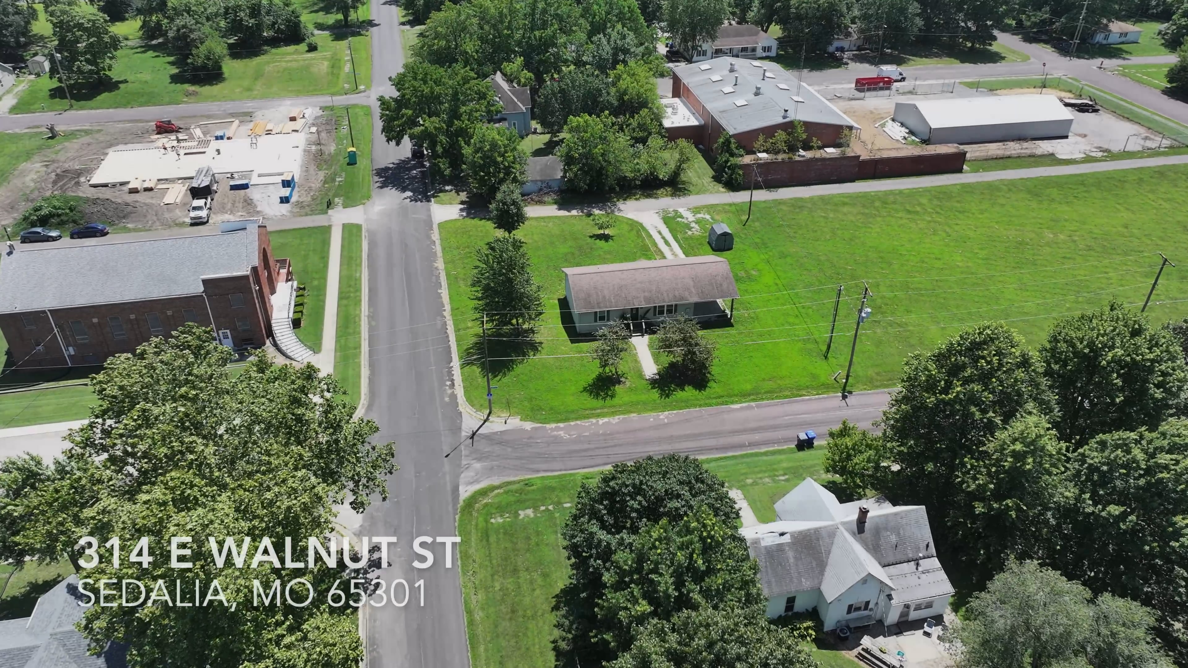 314 E Walnut St - Unbranded - 4K