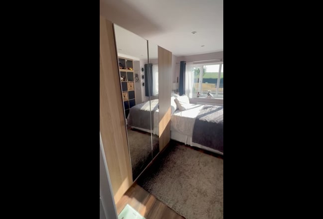 Annex. En-suite Double. Close to Musgrove Parking Main Photo