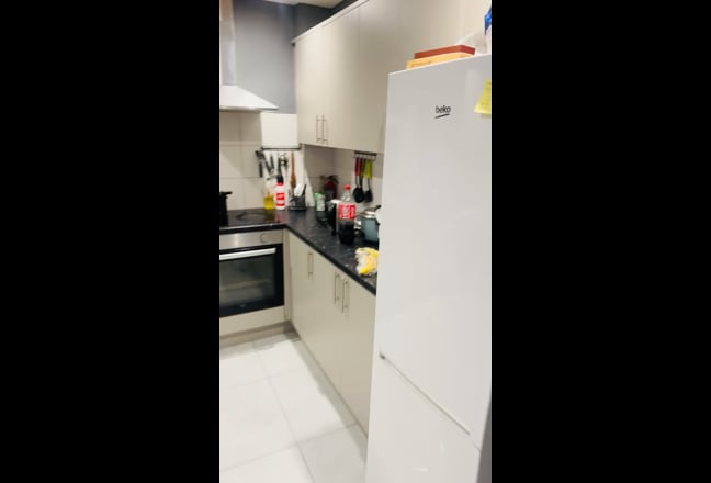 Bright room in Uxbridge- 5 min walk to tube! Main Photo