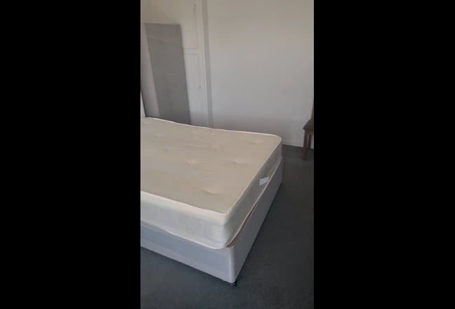 Double bedroom flat share in Canary Wharf Milend  Main Photo