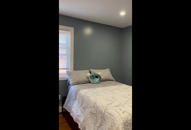 Beautiful furnished Room Main Photo
