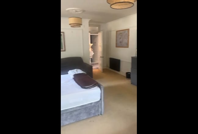 Large Double Room in 3 acres of Grounds Main Photo