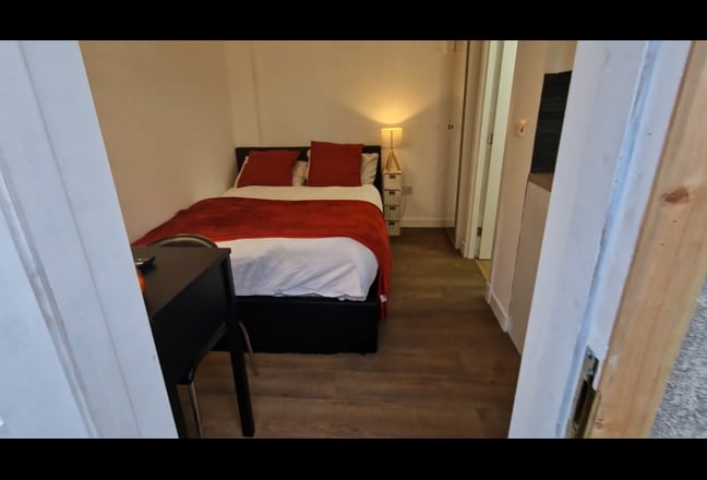 Shield Rd Studio 0.5Km Subway, Price inc All Bills Main Photo