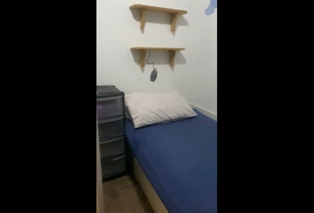 Single room, furnished, near the Piccadilly line Main Photo