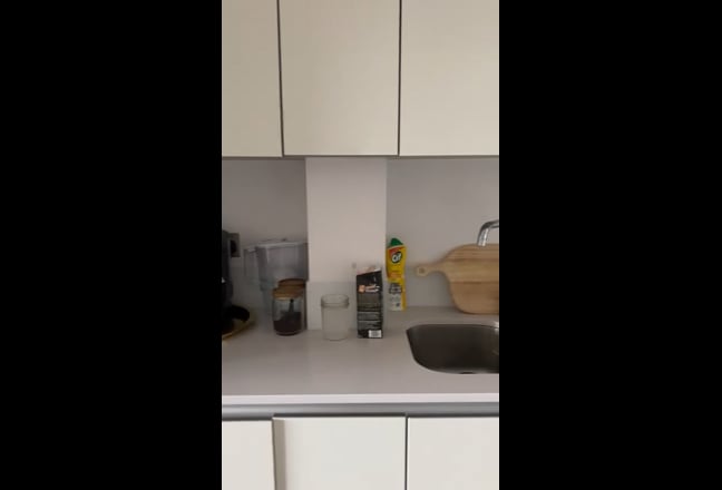 Video 1: Double bedroom + balcony