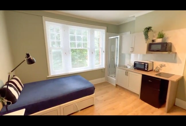 Newly Refurbished Bedsit  Chiswick Park Station Main Photo