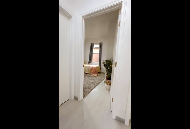 Private room for rent in West Los Angeles Main Photo