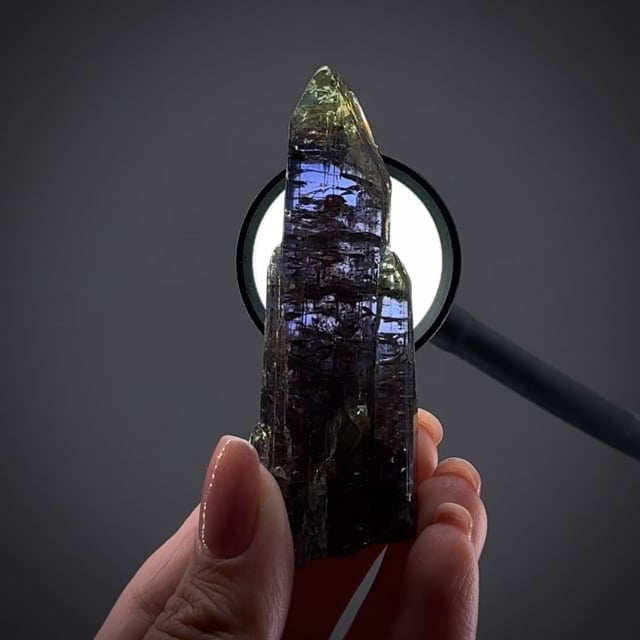 Zoisite var. Tanzanite