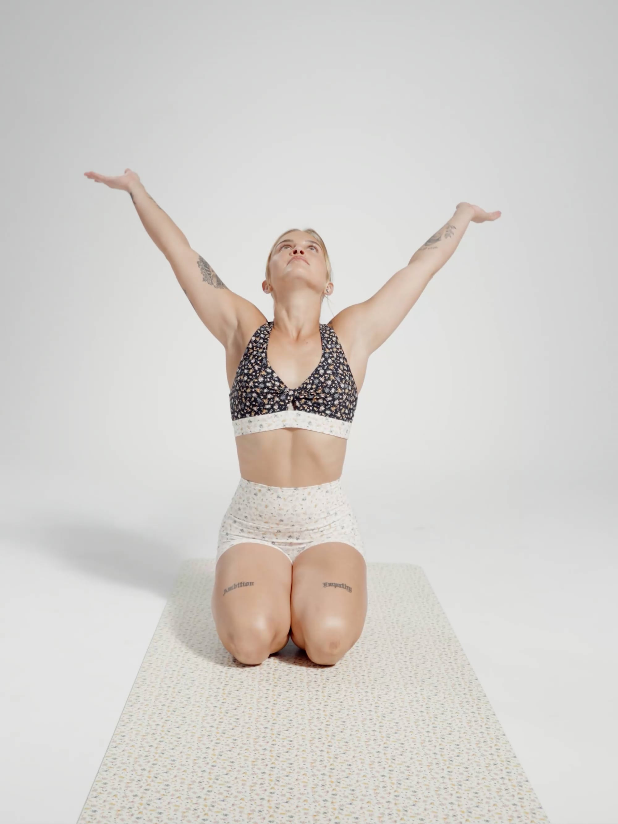 חזיית ספורט מסתובבת מבד ilios