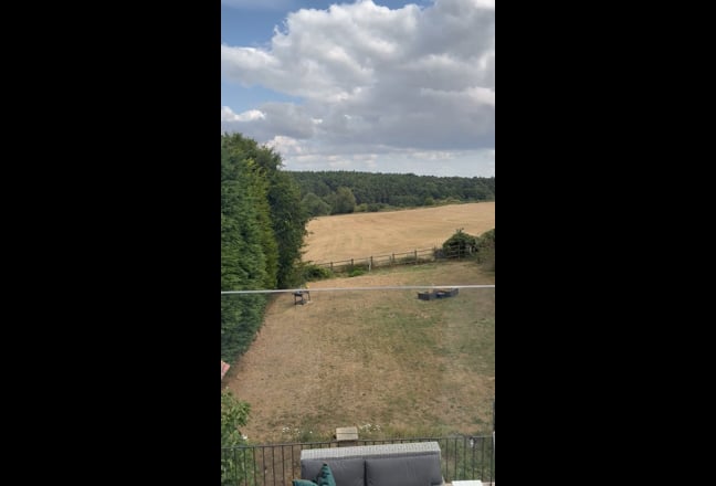 Gorgeous Double Bedroom with Ensuite and Views Main Photo