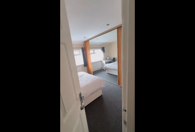 Double bedroom available soon Main Photo