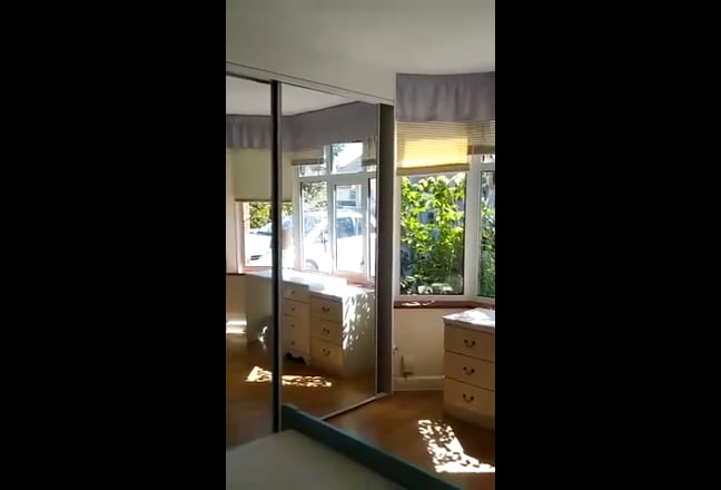 Bright Double Room Friendly House  Main Photo