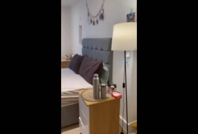 Flatmate Req: Incredible Thames view – Royal dock Main Photo