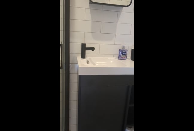 Brand new studio flat near Reading University  Main Photo