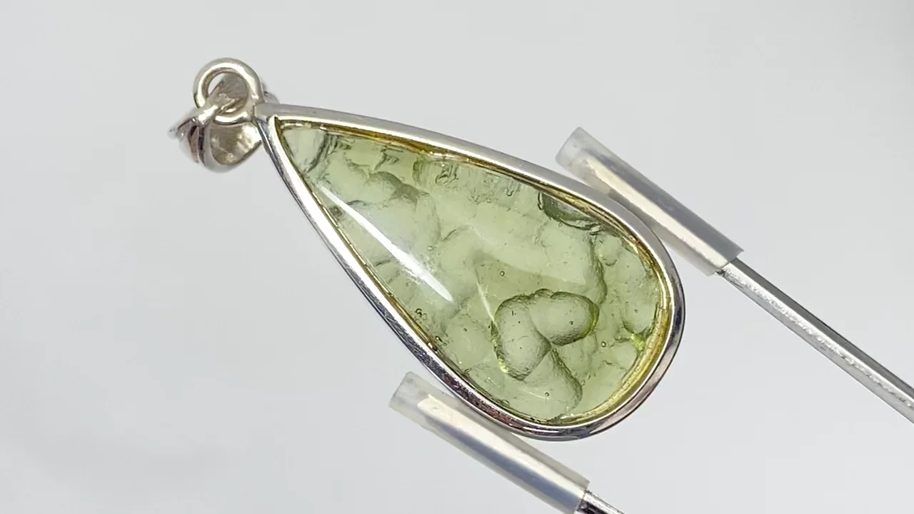 モルダバイトエンジェルペンダント moldavite-trianglesvpt702is01-