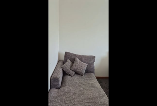Spacious Bedroom in Lovely Apartment Main Photo