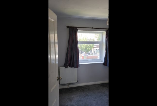 URGENT - Double room to let - All bills included Main Photo