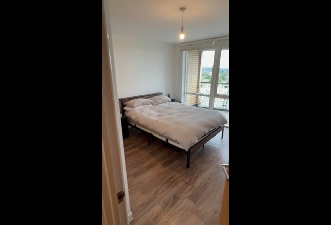 Modern 1 bed 1 bath apartment- available asap Main Photo