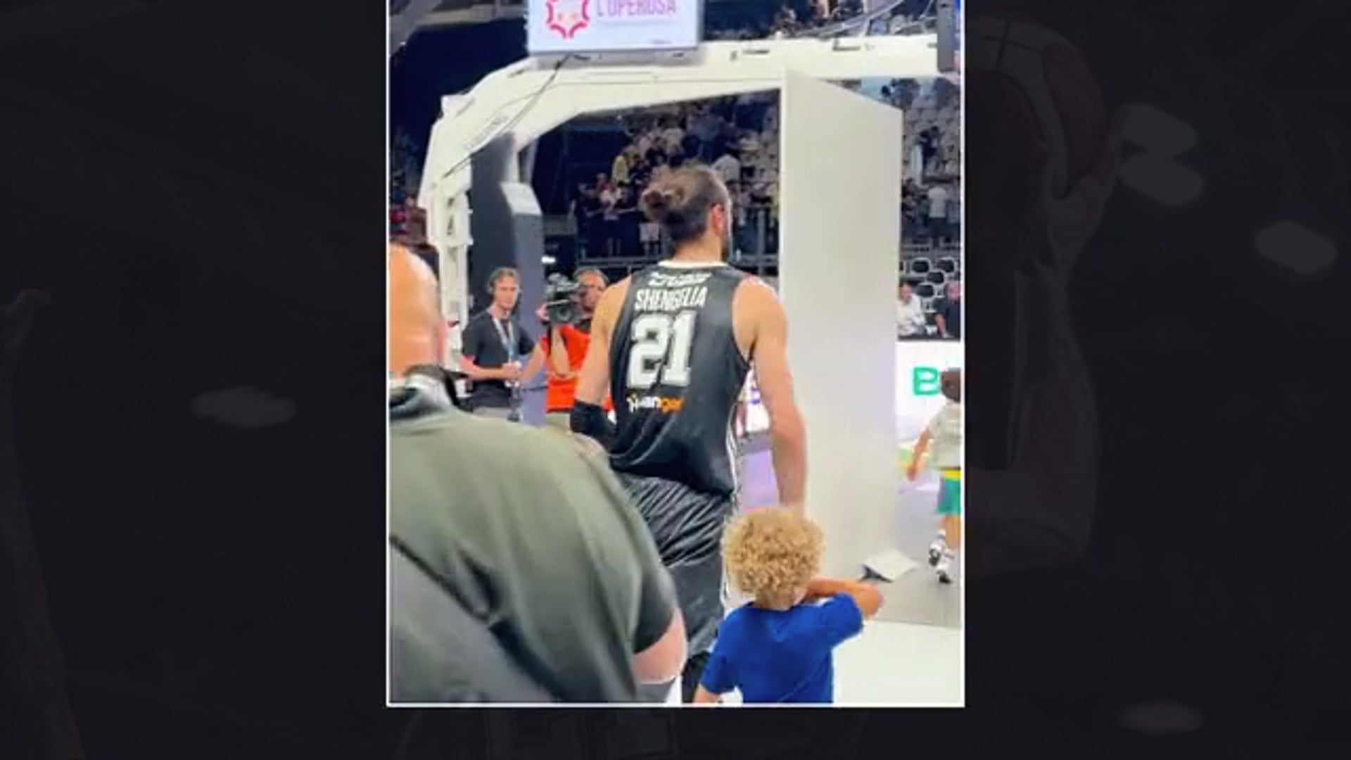 Ode a Toko Shengelia: i tifosi gli cantano “MVP” dopo Gara1 per lo Scudetto