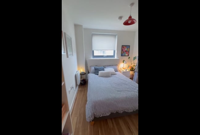 Double room in large apartment  Main Photo