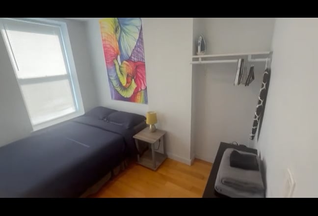 Rooms in 3BR Share near A/C Trains Main Photo