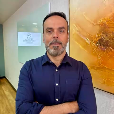 https://i.vimeocdn.com/video/2038017183-e17528c2ba59f62f5a52e9ec02051a9d1144d9eab76ae9ddcd2b0d884e8bcad9-d