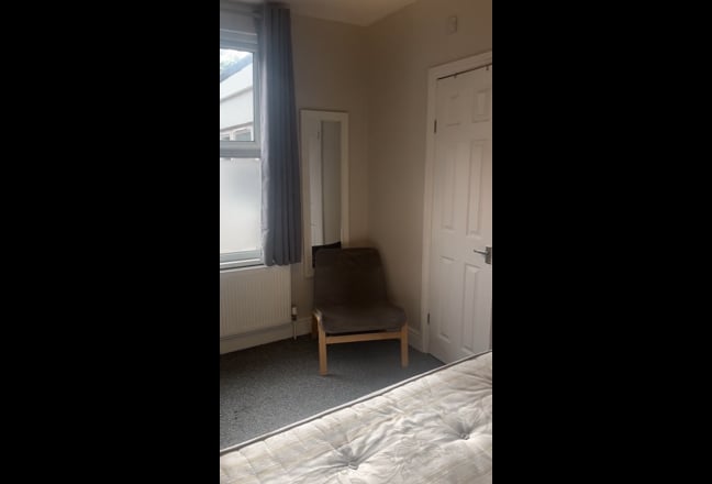 Video 1: Ground florr double light airy room with built in wardrobe 