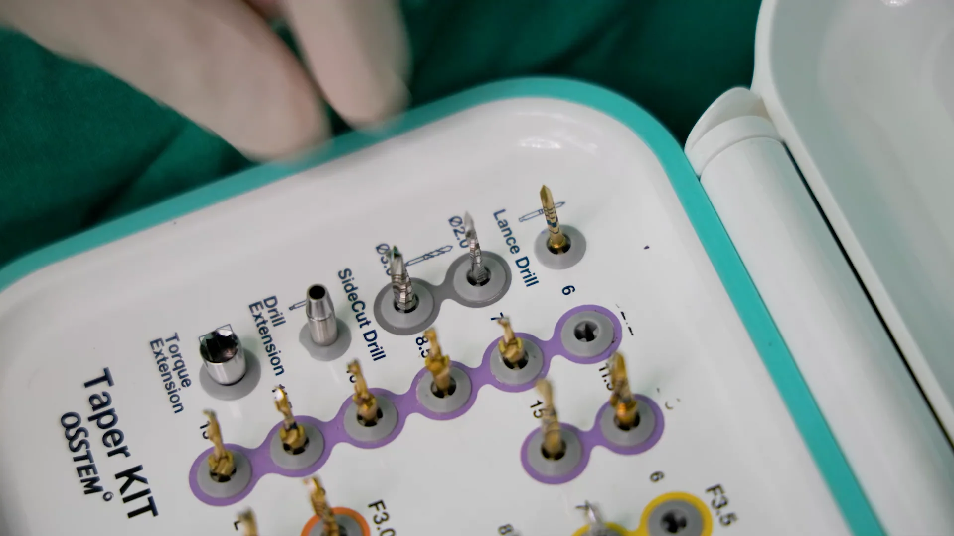 성공률 95%, 당뇨 임플란트의 오해와 진실 | 메디하이, image size:1920x1080