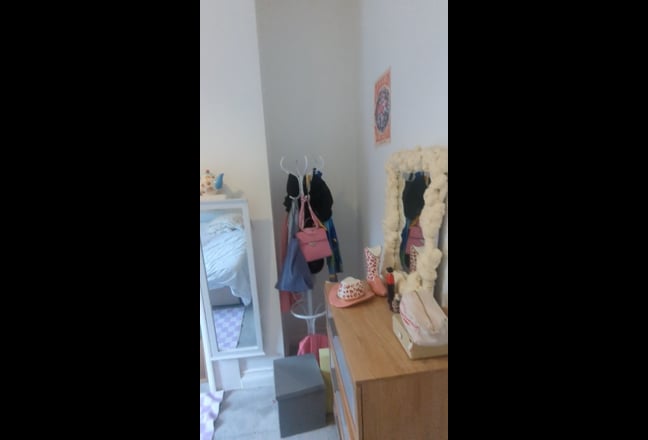 Large double bedroom Main Photo