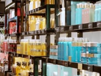 Customer Journey - Young Couple - Shop