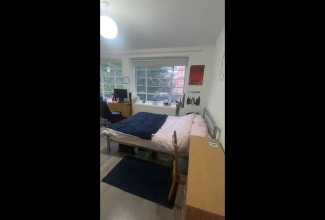 Large Newly Furnished Double bedroom  in E1 Main Photo