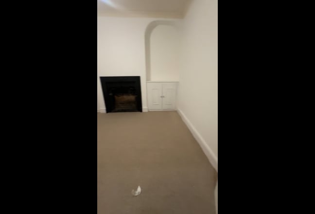 Large room in Luton 2 bed flat town center Main Photo