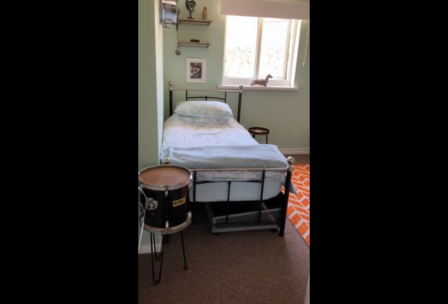 A large bright room for single occupancy  Main Photo