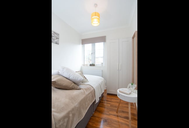 Video 1: The Room £1,050 pcm (Including bills)