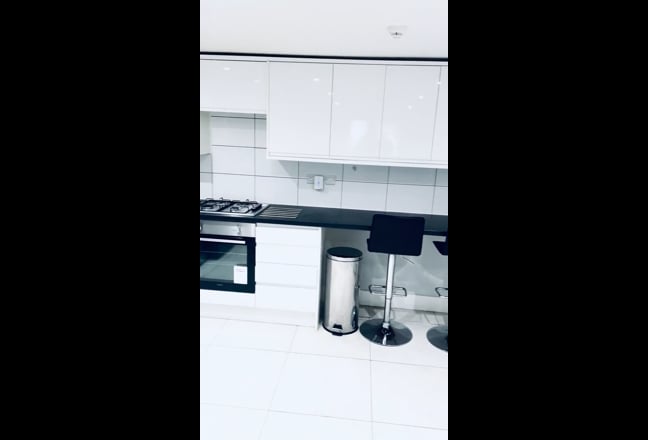 Modern 1 bedroom flat 📍RG1  Town Centre 📍 Main Photo