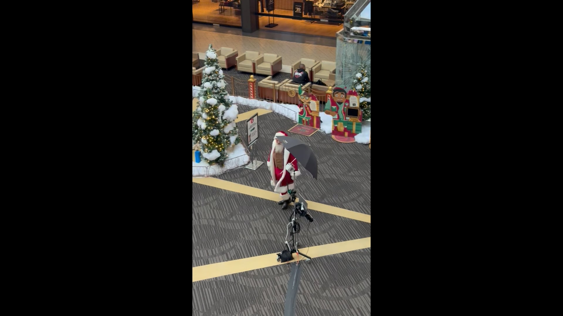 Promotional video thumbnail 1 for Santa Mac and Mrs. Merry Claus