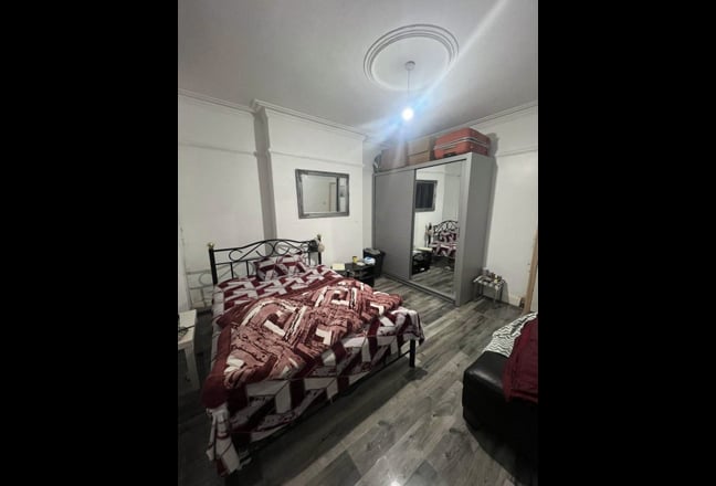 Large master double room for rent  Main Photo