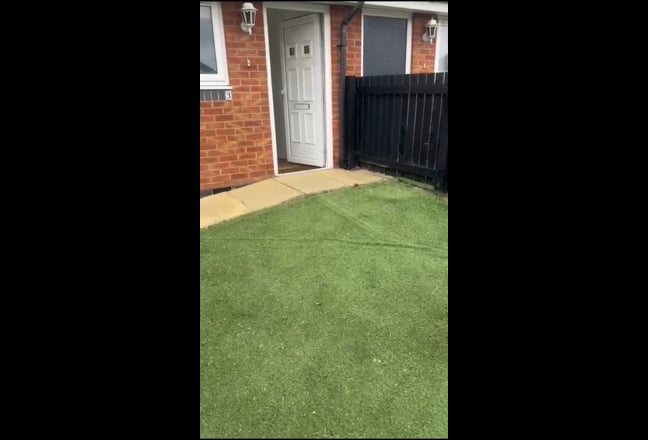 3 Rooms Available | Professionals | Bills Included Main Photo